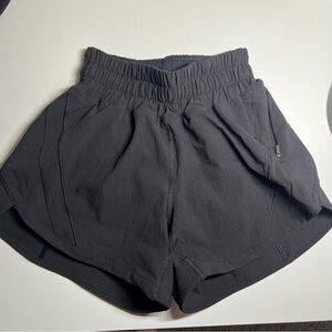 Lululemon track that mid-rise 5” short